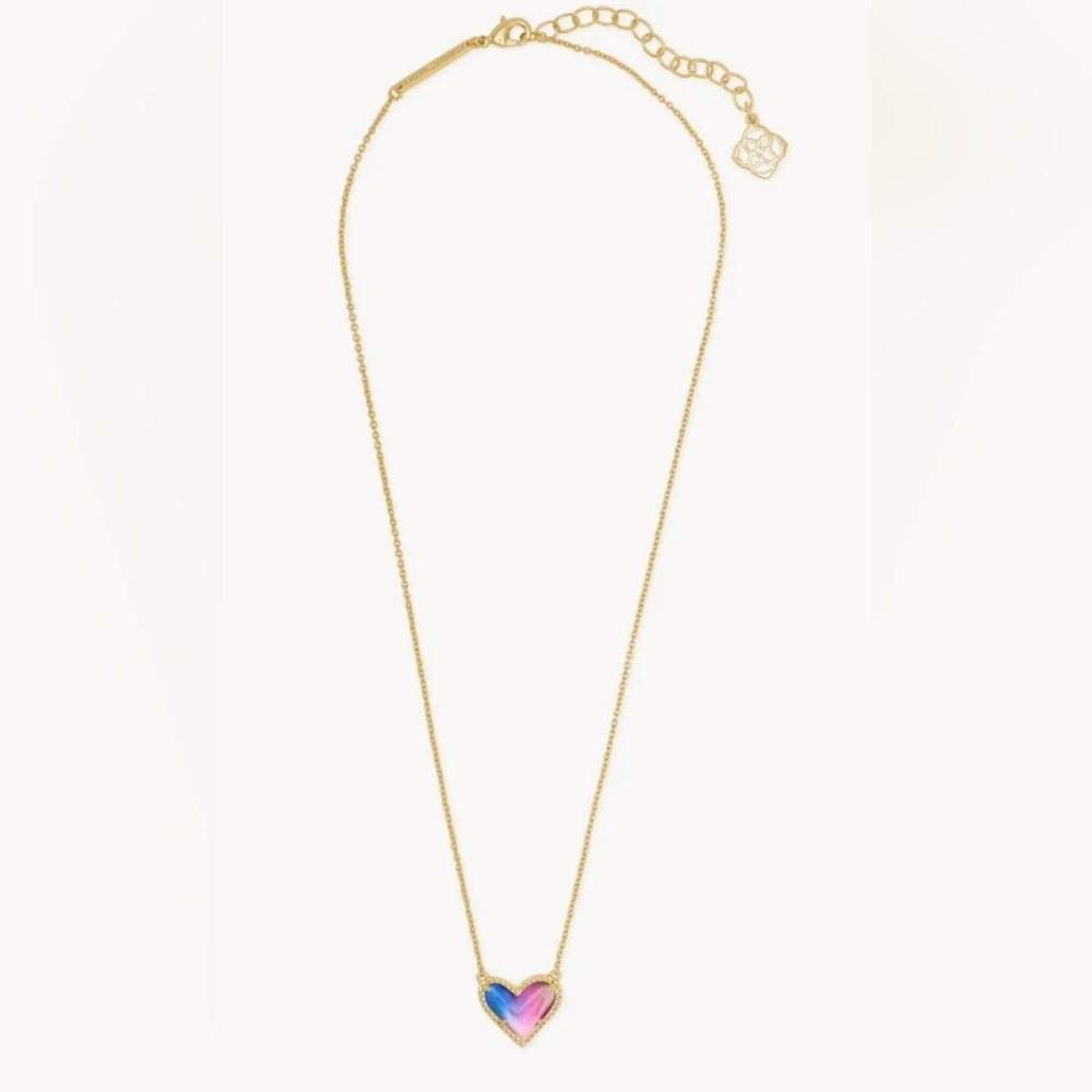 KENDRA SCOTT Ari Pendant Necklace in Watercolor Illusion Gold Plated - Picture 8 of 8